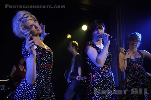 THE PIPETTES - 2005-10-22 - PARIS - La Fleche d'Or - 